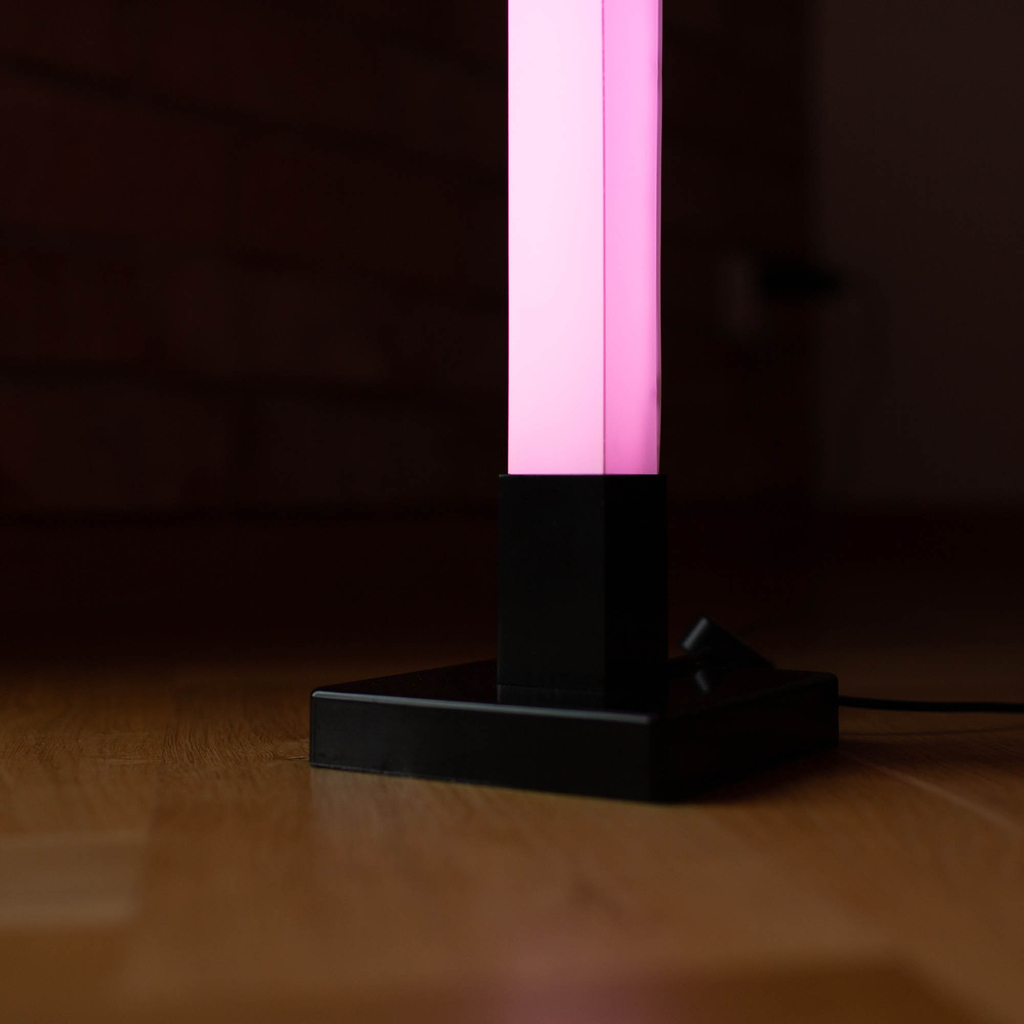 Černá hudební stojací LED RGB lampa TUYA s dálkovým ovládáním