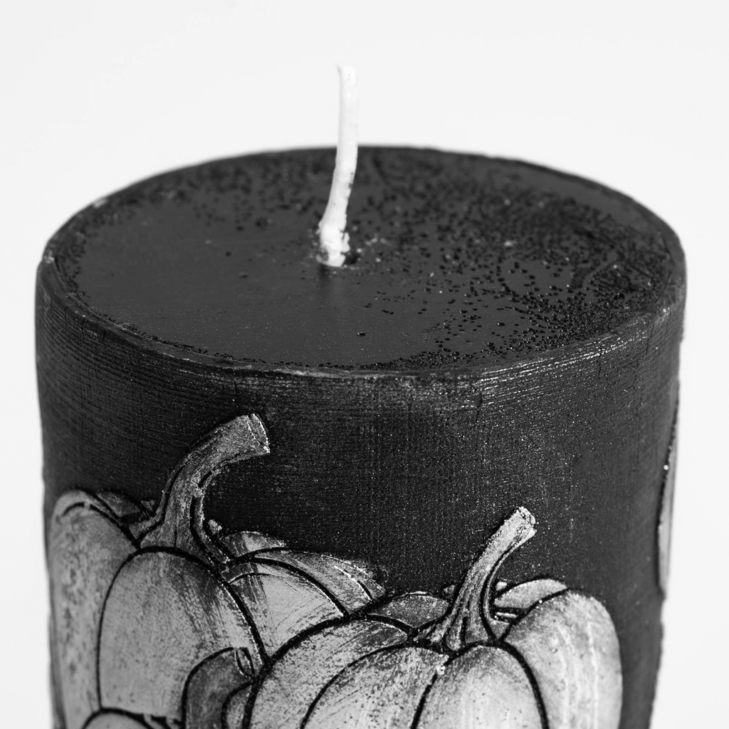 Černo-bílá svíčka halloween dýně 6,5x14 cm