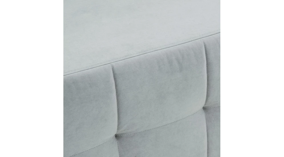 jasnoszara trzyosobowa sofa