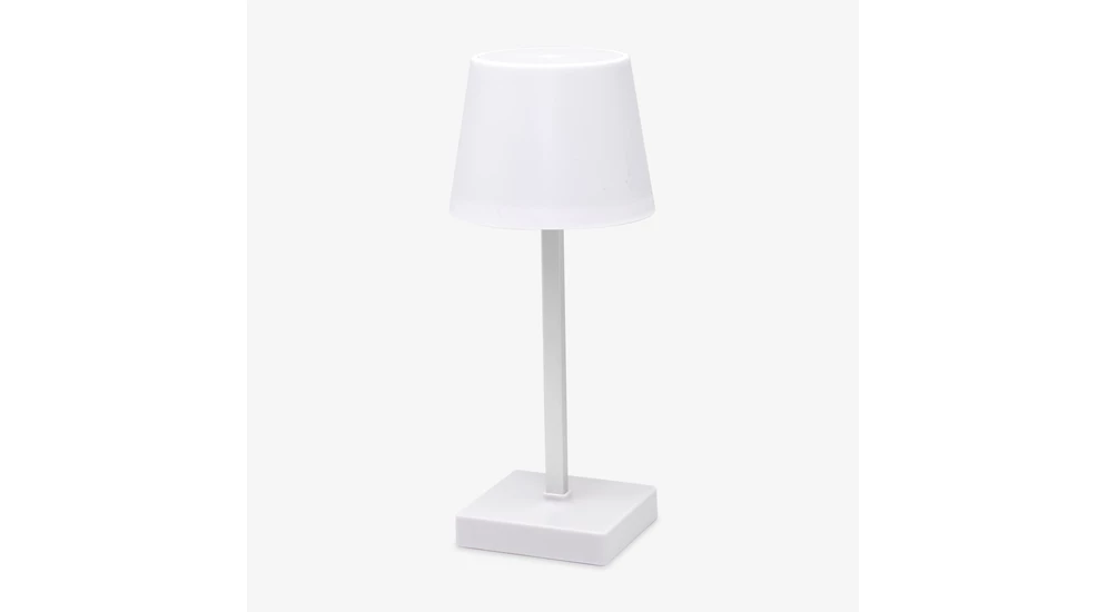 Lampa POLLI to oświetlenie, które ustawisz na biurku, komodzie lub nocnym stoliku.